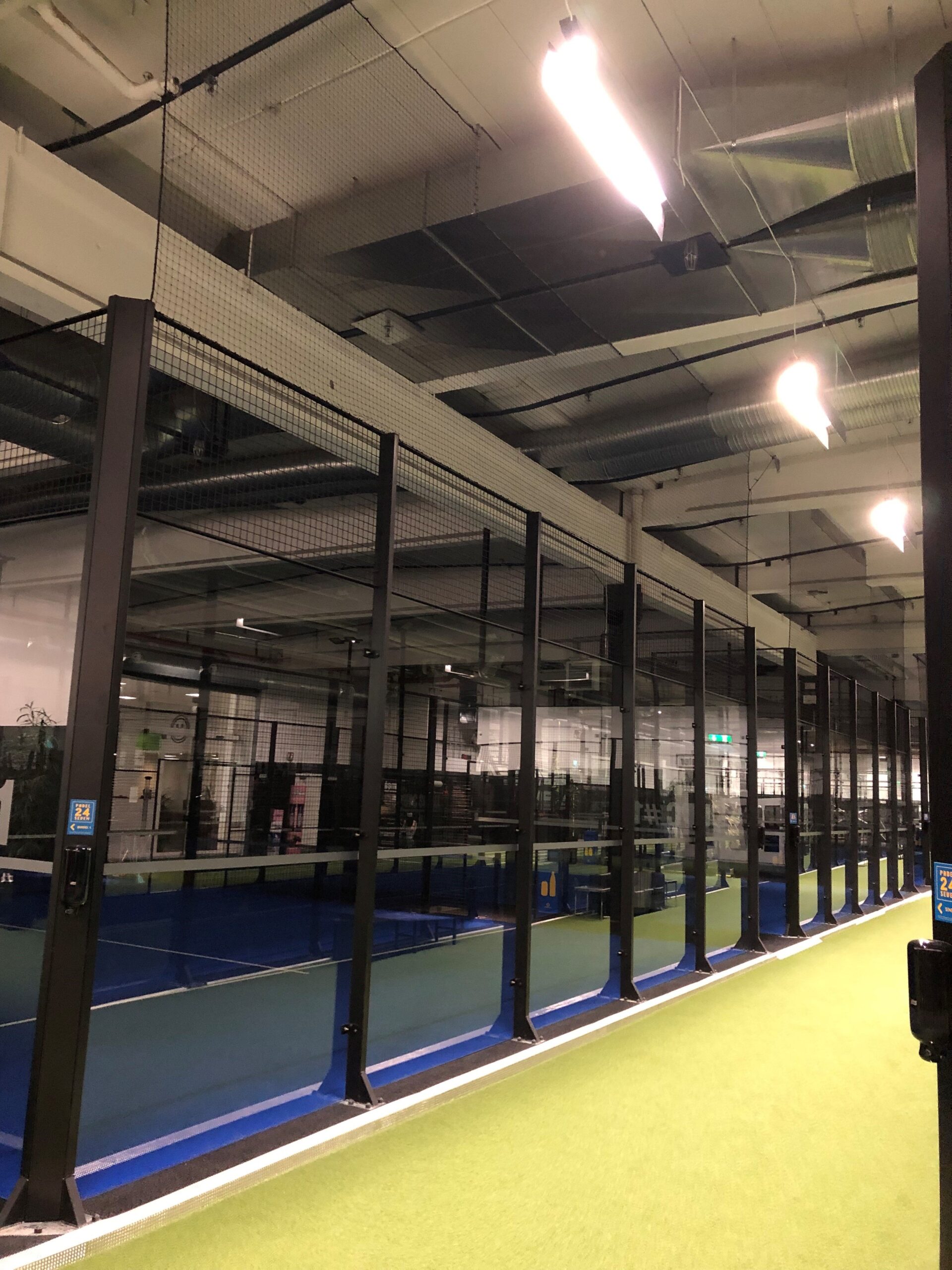 Padelnät, 40mm svart nylon, kantsydd - Bild 1