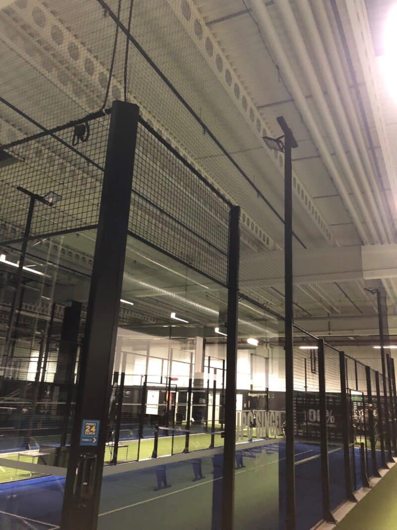 Padelnät, 40mm svart nylon, kantsydd