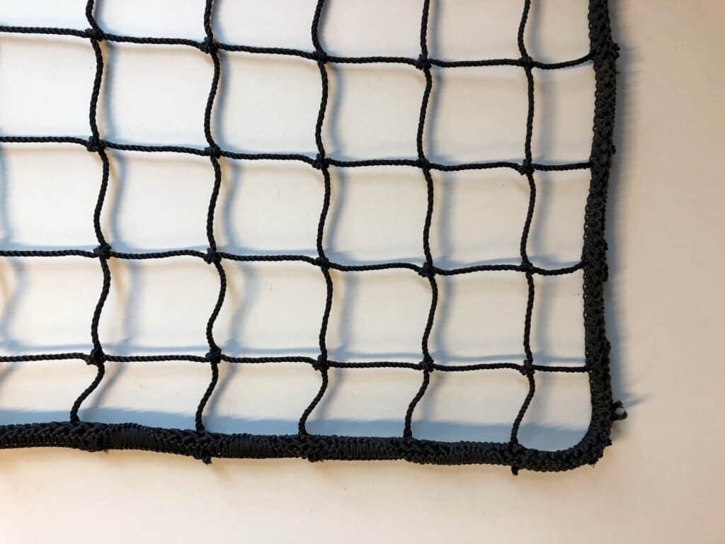 Hockeynät 1mm svart nylon 40mm, kantsytt